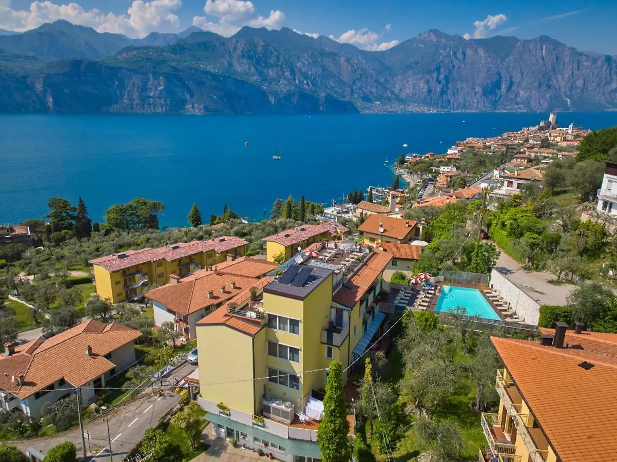 Hotel Villa Smeralda Μαλτσεζίνε