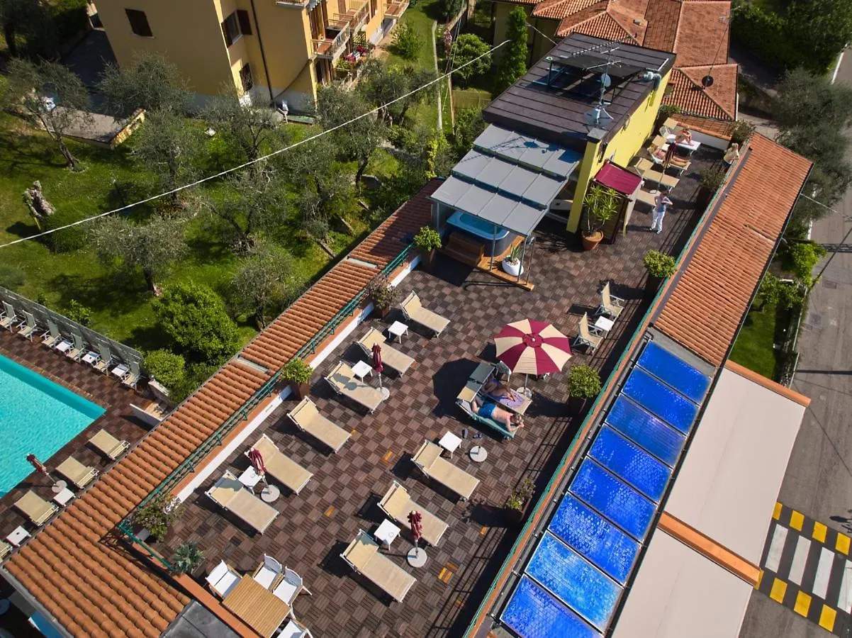 Hotel Villa Smeralda Μαλτσεζίνε