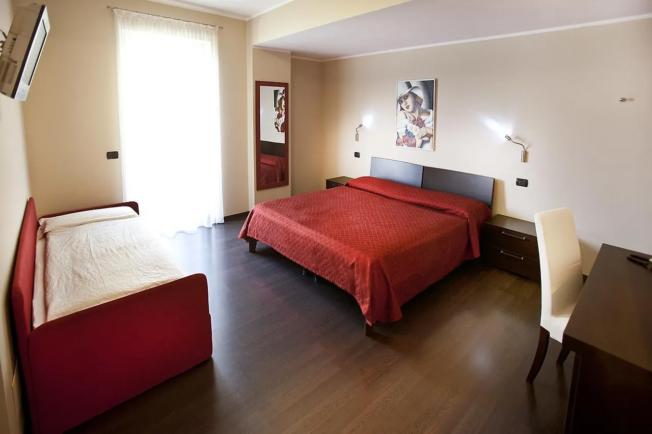 Hotel Villa Smeralda Μαλτσεζίνε 3*,