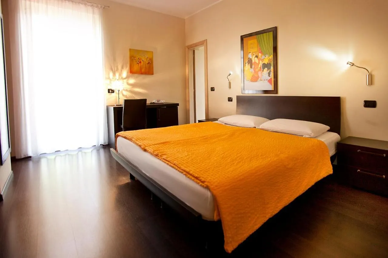 Hotel Villa Smeralda Μαλτσεζίνε 3*,  Ιταλία