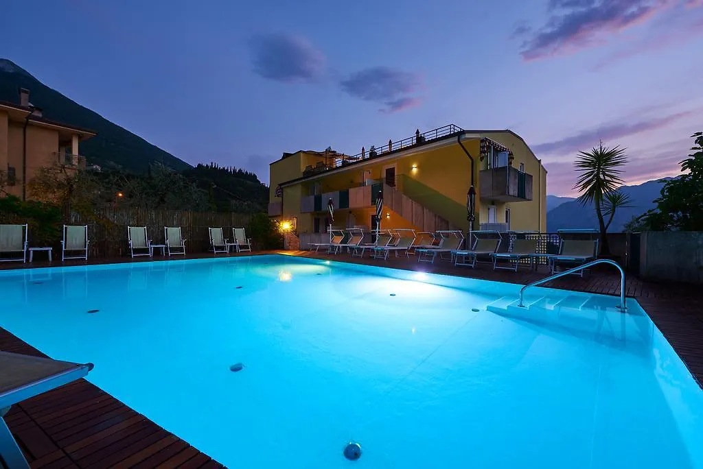 Hotel Villa Smeralda Malcesine 3*,  Italy