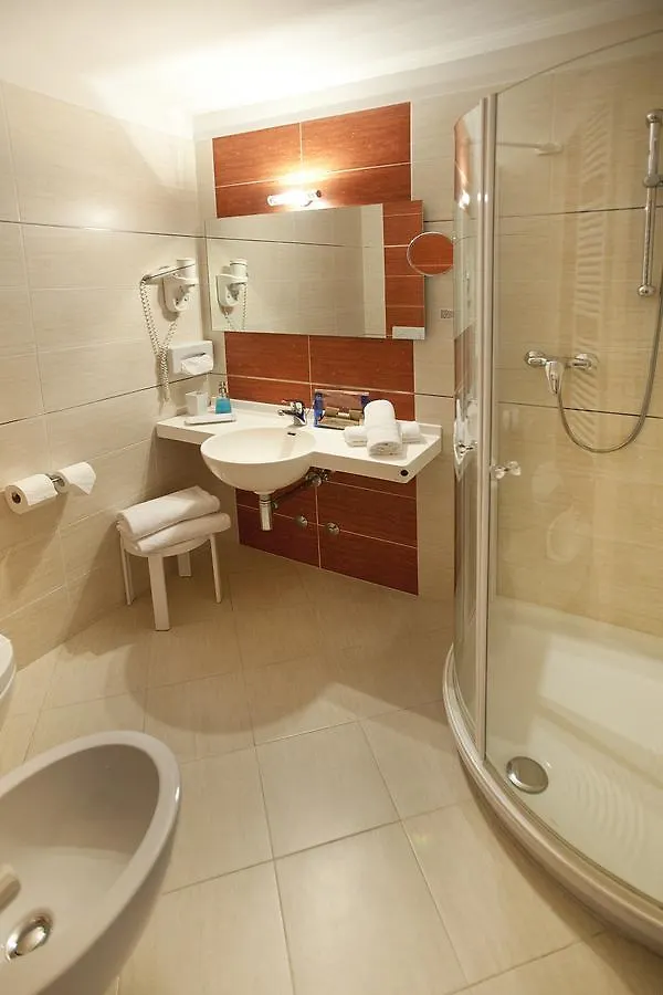 Hotel Villa Smeralda Malcesine 3*,
